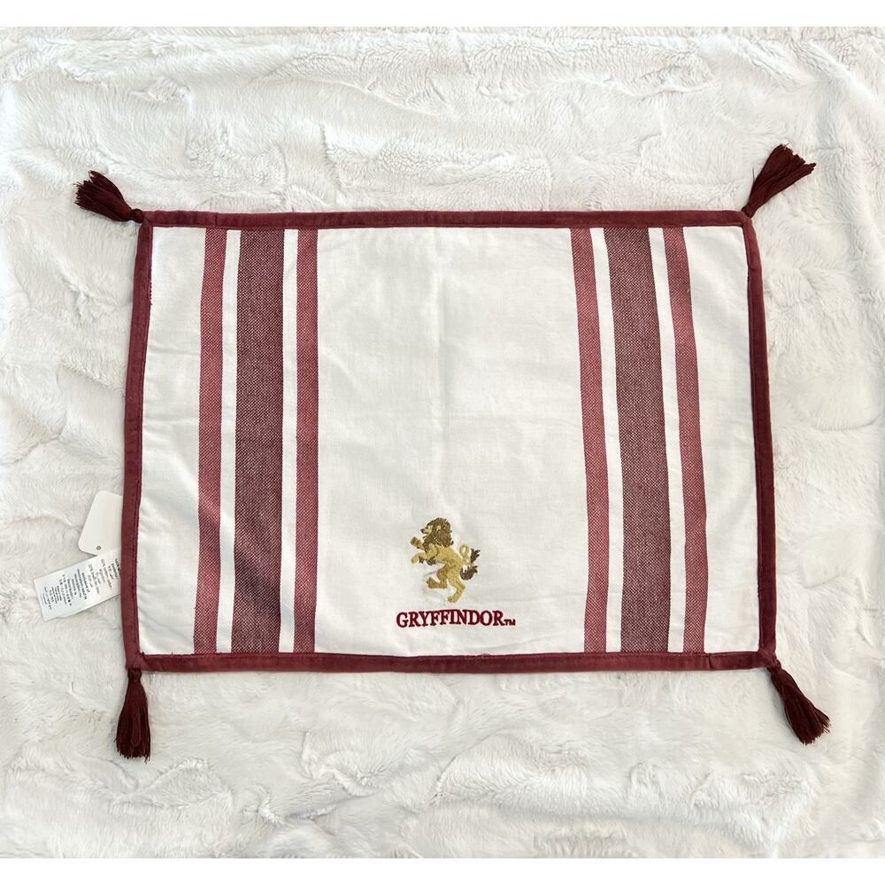 NWT Pottery Barn Teen Harry Potter GRYFFINDOR Placemat Hogwarts Bedroom Decor